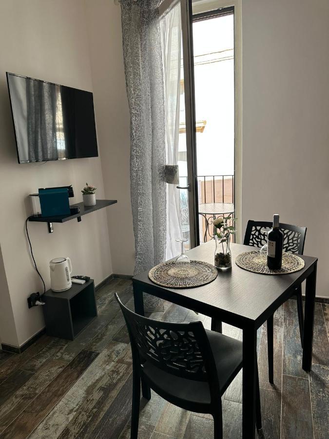 Home J&J Барі Екстер'єр фото