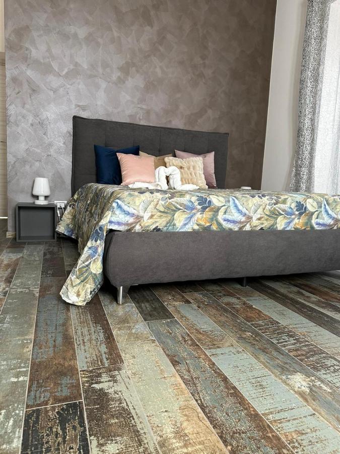 Home J&J Барі Екстер'єр фото